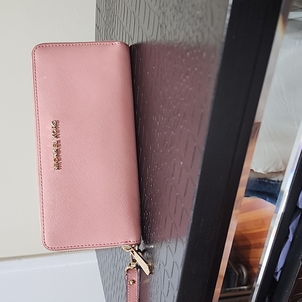 Michael Kors genuine leather wristlet